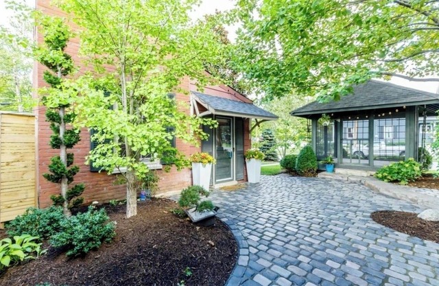 🌟 Adorable Historic 🏠 in the ❤️ of St. Charles 🌟