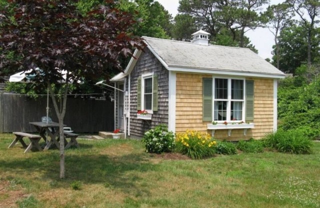 Adorable Studio cottage with Queen bed