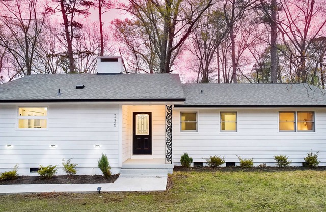 Adorably Renovated Ranch Home Next To UNC Campus