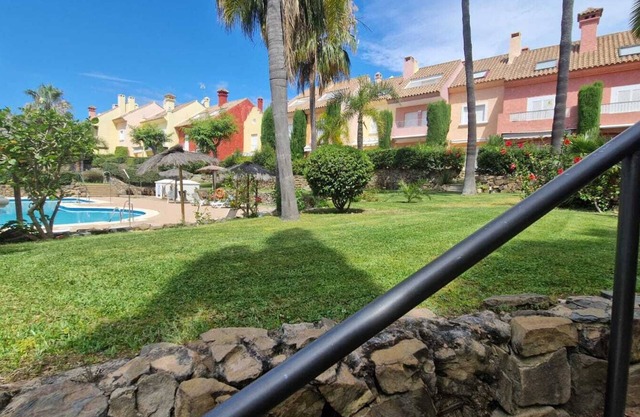 Adosado en Islantilla con Jardìn
