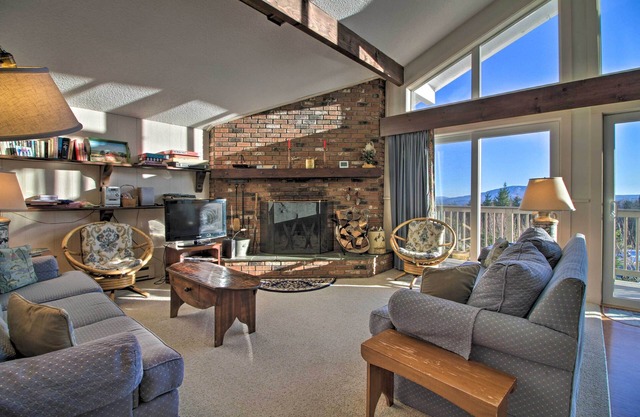 Adventure Home: Trails, Pool, Gym & Tennis Access
