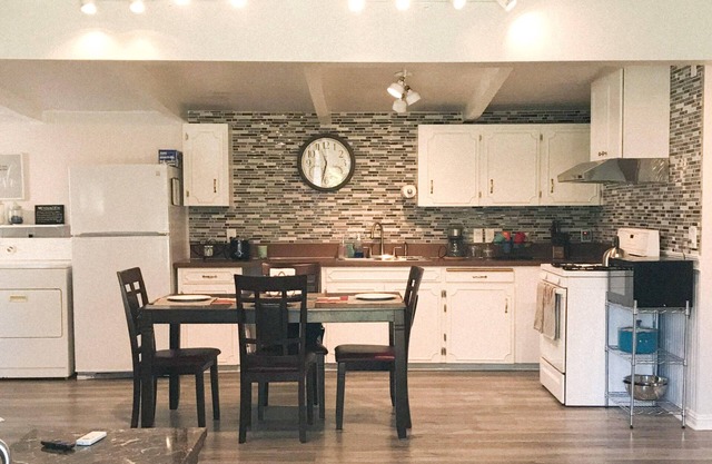 Adventure & Relax "Lee's Harbor Inn Unit A"