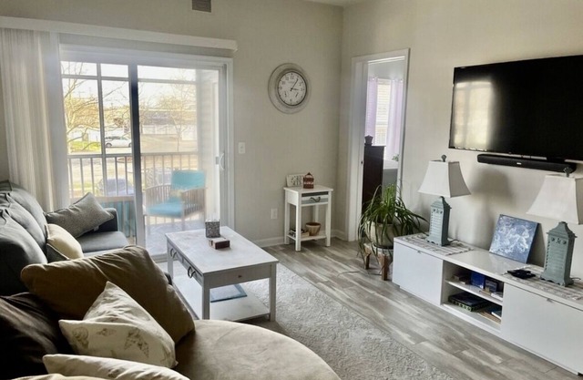 Affordable and family friendly. Cozy, oasis by the beaches🏖️☀️n Condo with pool!