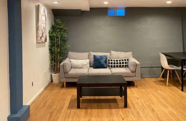 Affordable Convenience 1bedroom 1 bath with small kitchenette