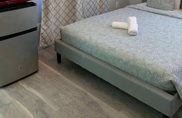 Affordable Convenience Cozy Studio Sitting in Downtown of South San Francisco