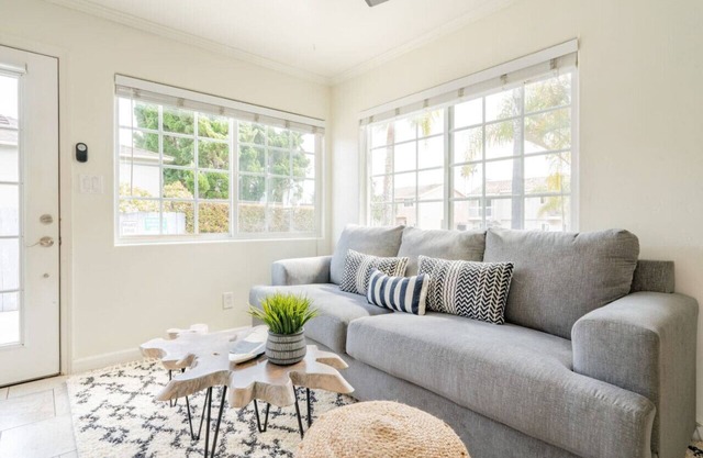 Air Concierge Pacific Beach Breezy Cottages #1