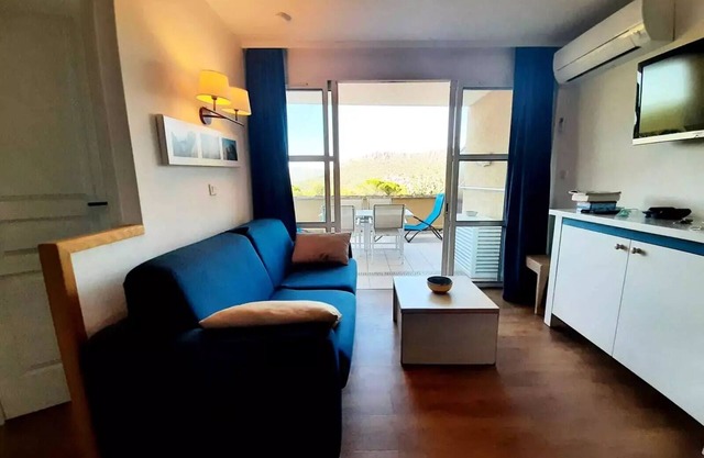Air-conditioned 2-room apartment for 4 people - Prestige