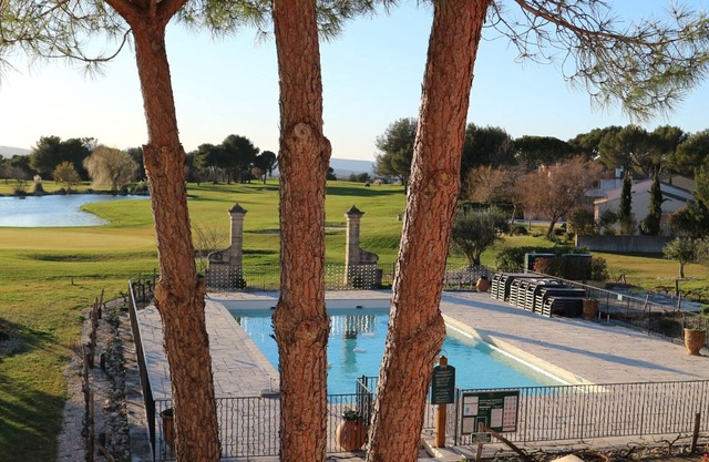 Air-conditioned apartment in Provence, near Pont Royal Golf