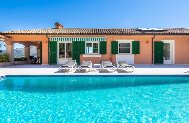Air-Conditioned House "Santa María" with Mountain View, Pool, Garden and Wi-Fi