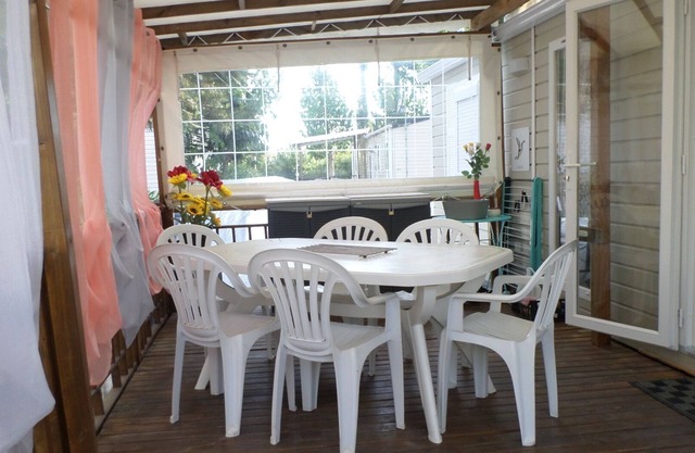Air-conditioned mobile home, washing machine, dishwasher by the sea at Valras Plage