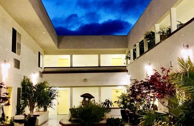 Airport Inn