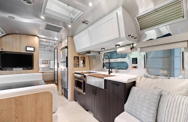 Airstream Pottery Barn Edition Camper - Serene, Private lot with River Views!