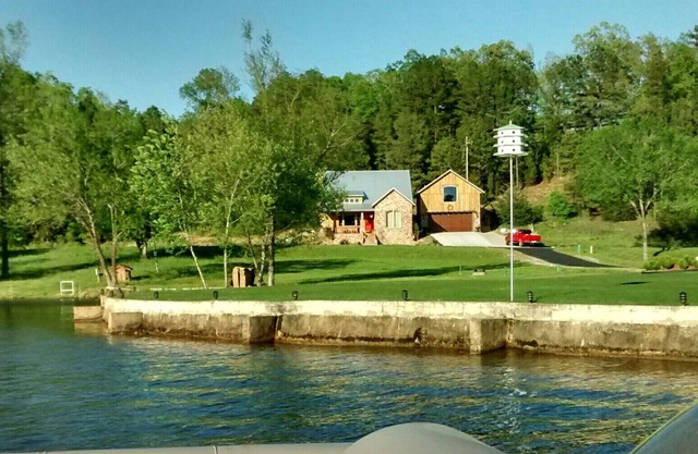 Airy and Spacious with Incredible Lake view