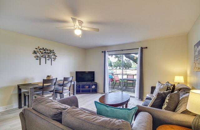 Airy Biloxi Condo w/Patio: Walk to Beach!
