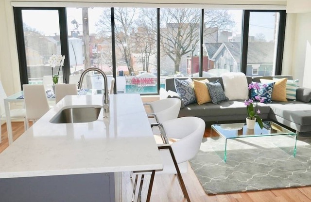 Airy Loft in Petworth - WALK 2 Metro!