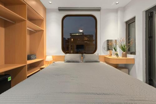 Airy Window Studio