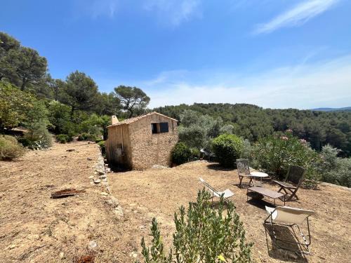 Aix-en-Provence, Bastidon provençal plein cœur de la forêt avec vue unique