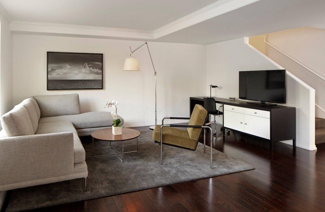 AKA Residences Luxurious Duplex Townhome w/Private Entrance, Kitchen, & WiFi