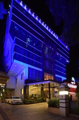 Akshaya Aura