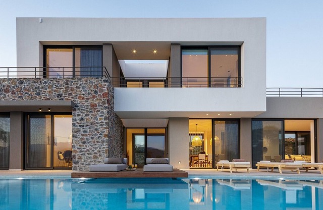 Al Sur Villa - Six Bedroom Villa, Sleeps 13