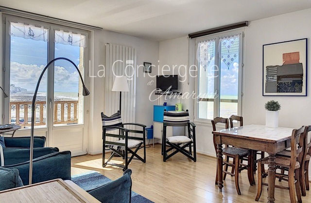AL36* - Appartement vue mer exceptionnelle