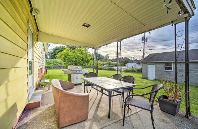 Albany Home w/Fenced Yard & Patio - Pets Welcome!
