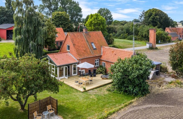 "Alisa" - 2.5km from the sea by Interhome