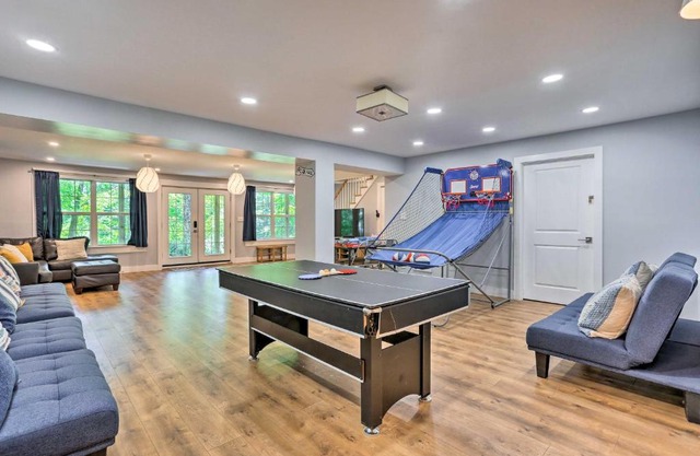 All-Encompassing Cobalt Cottage with Game Room!