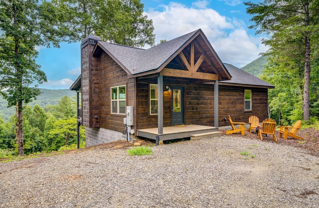 All-new mountain cabin with private hot tub, deck, firepit, fireplace, & W/D