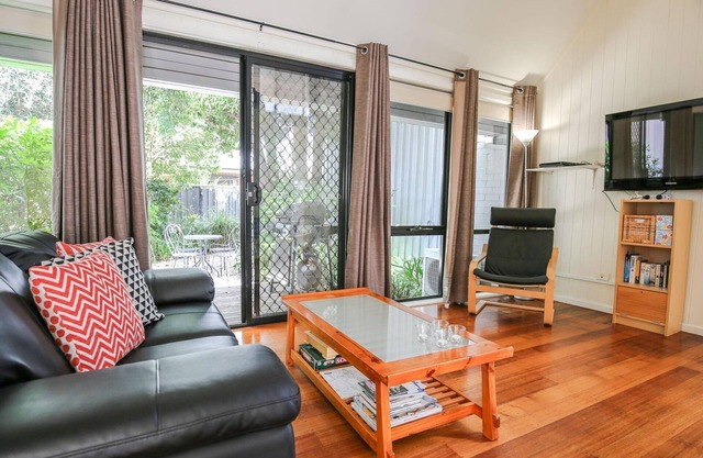 ALLAMBIE COTTAGES - VILLA 2: Bright
