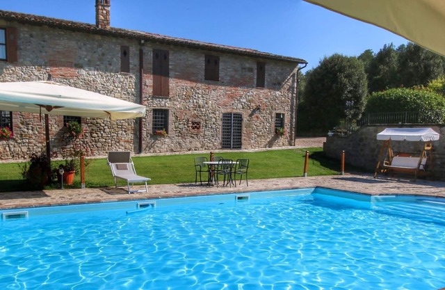Alluring apartment in Todi with Swimming Pool