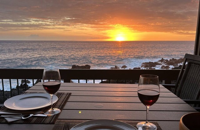 Aloha Condos, Kanaloa at Kona, Condo 1701, Oceanfront, AC, Renovated