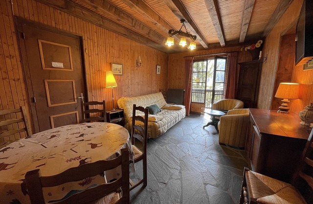 Alpée 3 - Apartment in chalet for 6 people 2*