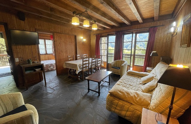 Alpée 4 - Apartment in chalet for 6 people 2*