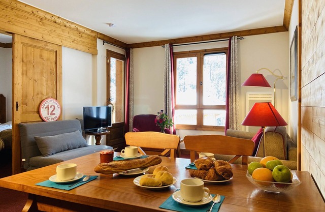 ALPES (ARC 1950) Les Arcs :Skis, boot dryer, swimming pool, sauna,