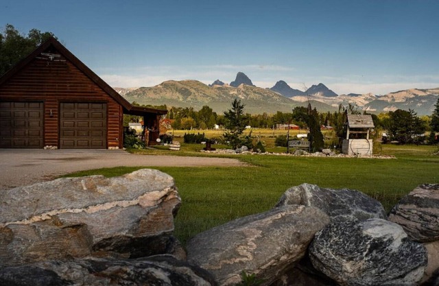 Alpine Retreat | Teton Views, Steller Skiing, National Parks