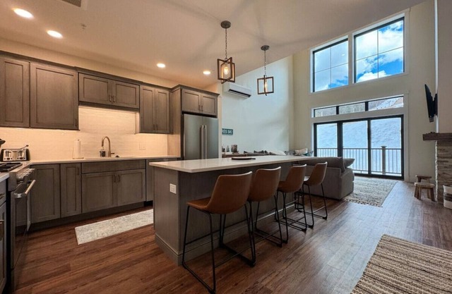 Alpine Vista | Mountainside | Luxe | Pool/Hot tub
