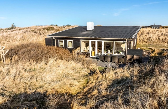 "Alrike" - 200m from the sea by Interhome