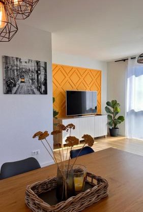 AMAO Sepia - 86 m2 Apartment - Balcony - King-Size Beds - Free Parking - Near Europa-Park - Up to 12 Guests with 2 Units