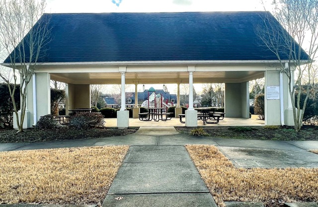 Amazin Lrg 3 Bed house w/King bed