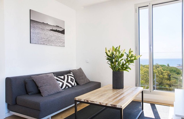 Amazing 1 bedroom apartment sea view