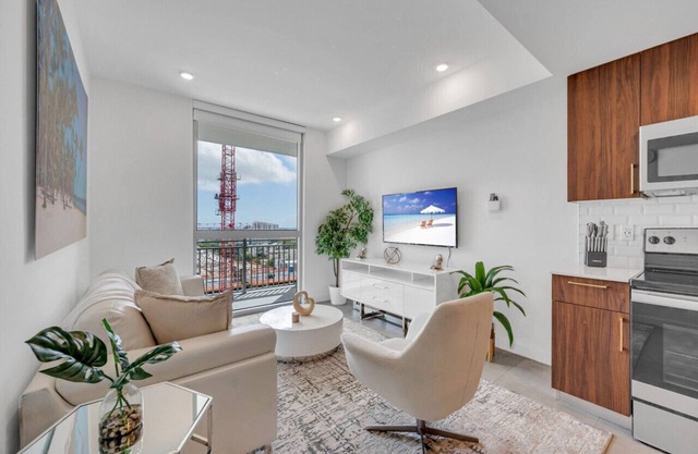 Amazing 2 BD Downtown Miami Mins From Brickell W/Free Parking