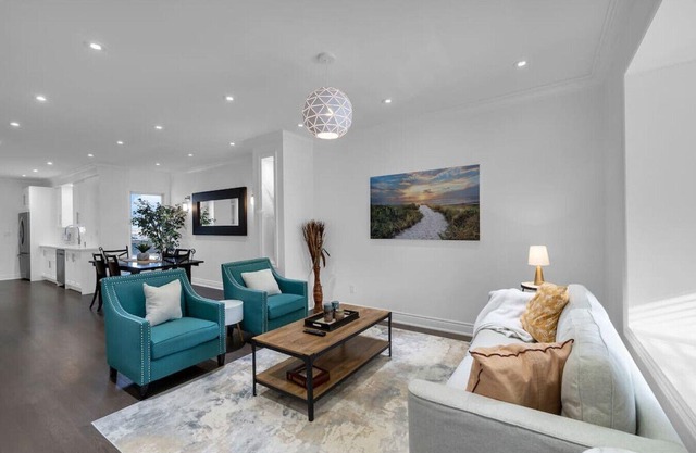 Amazing 4BR - 10 Minutes to Downtown - Free Parking