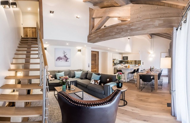 Amazing 6-room chalet apartment with jacuzzi and parking in Tignes