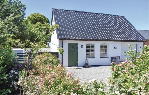 Amazing Apartment In Glemmingebro