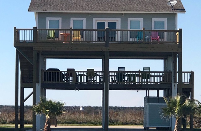 Amazing Beach Views! Seashell Getaway, a Charming Beach Cottage!