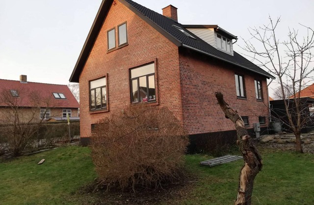 Amazing big house with a garden, for the large Family.