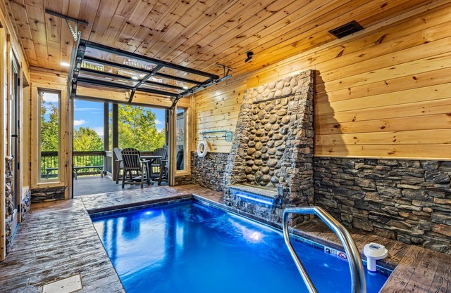 Amazing BRAND NEW Pool Cabin, Incredible Views and Amenities