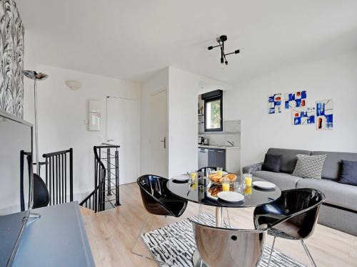 Amazing Duplex with Sauna 1BR 4P in the heart of the city of Orly