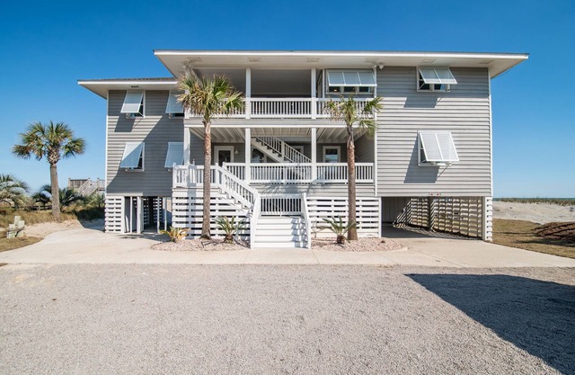 AMAZING FULLY REMODELED INTERIOR OCEANFRONT 6 BEDROOM